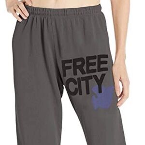 FREECITY Medium Sweatpants 🥰